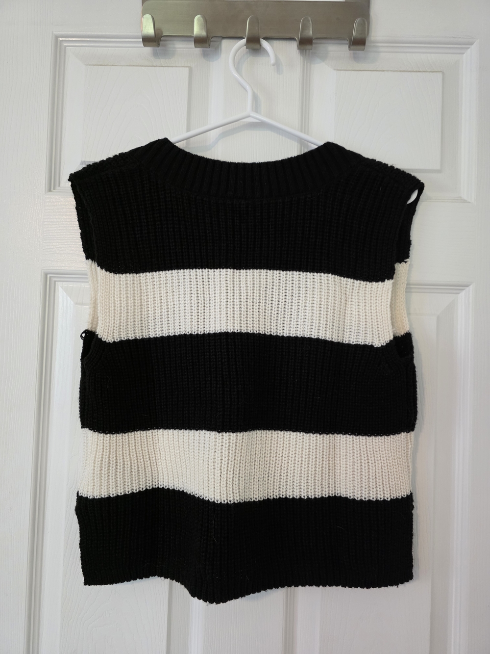 Striped Knit V‑Neck Sweater Vest | Size Medium - Picture 6 of 9